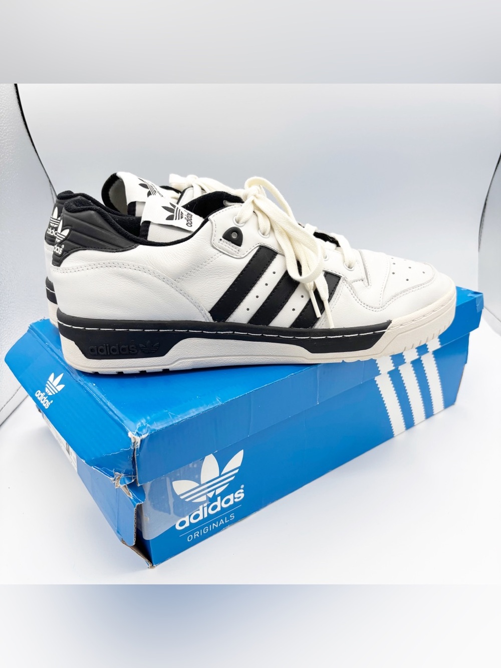 NWB Adidas Rivalry Lo Sneakers